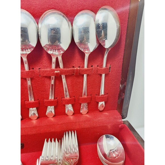WM Rogers Silverware Flatware Set Of 80 Pieces With Harmony House Case - Picture 10 of 12